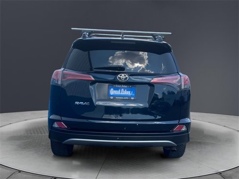 Used 2018 Toyota RAV4 XLE image 4