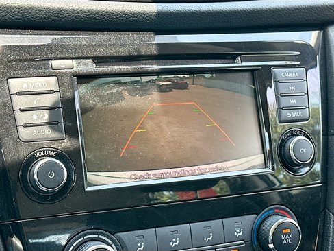 Certified 2020 Nissan Rogue S image 13