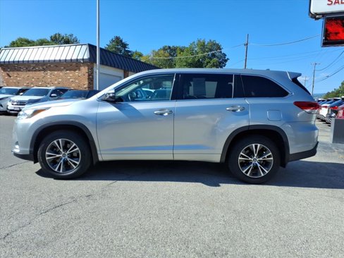 Used 2018 Toyota Highlander LE image 5
