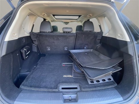 Used 2023 Nissan Rogue SL w/ SL Premium Package image 14