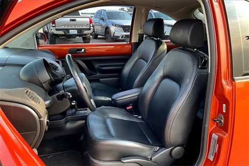 Used 2010 Volkswagen Beetle Red Rock image 9