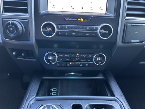 Used 2019 Ford Expedition Max XLT w/ Equipment Group 202A image 29
