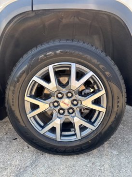 Used 2023 GMC Acadia SLT image 7