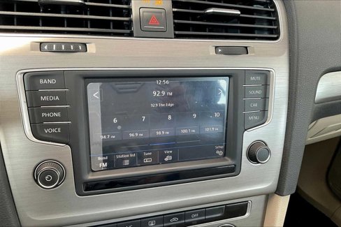 Used 2017 Volkswagen Golf S image 30