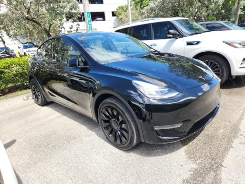 Used 2023 Tesla Model Y Long Range image 2
