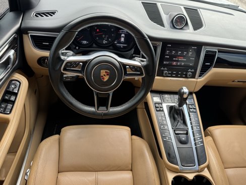 Used 2017 Porsche Macan image 12