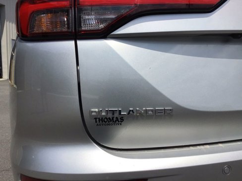Used 2024 Mitsubishi Outlander SE image 11