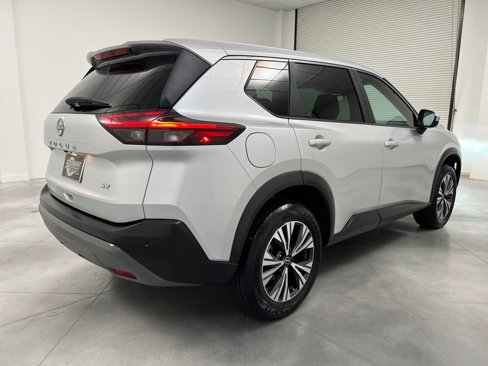 Used 2023 Nissan Rogue SV image 7