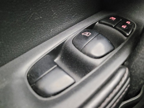 Used 2019 Nissan Rogue S image 27