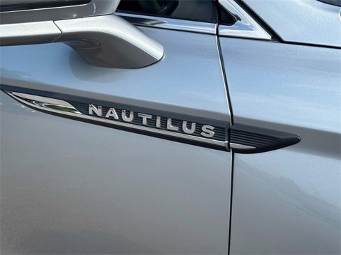 Used 2021 Lincoln Nautilus Reserve image 10