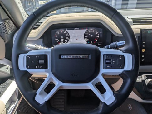 Used 2022 Land Rover Defender 110 X-Dynamic SE image 12