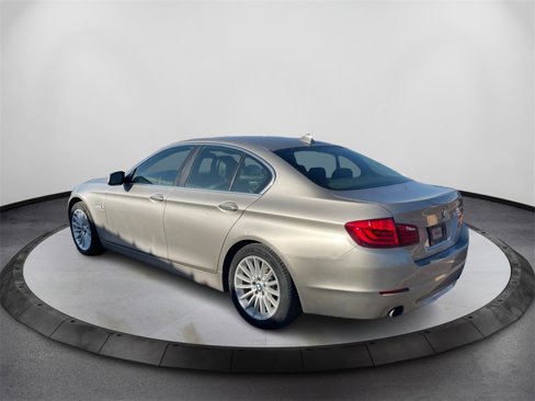 Used 2011 BMW 535i xDrive Sedan image 7