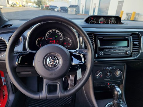 Used 2013 Volkswagen Beetle 2.0T image 7