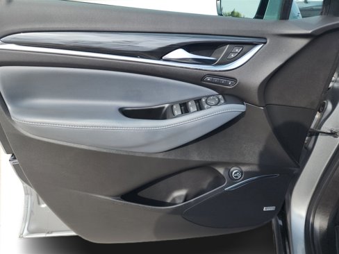 Used 2023 Buick Enclave Premium image 18