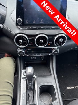 Used 2020 Nissan Sentra SV image 4