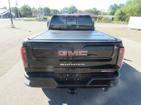 Used 2024 GMC Sierra 2500 AT4 w/ Technology Package image 5