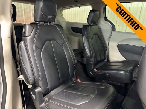 Certified 2022 Chrysler Pacifica Touring-L image 19