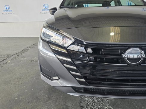 Used 2023 Nissan Versa S image 30