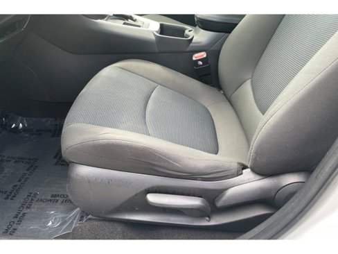 Used 2022 Toyota RAV4 LE image 12
