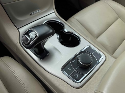 Used 2014 Jeep Grand Cherokee Limited image 25