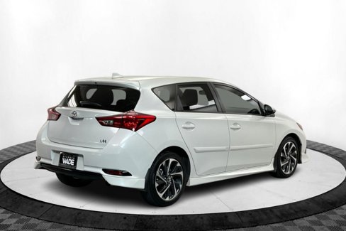 Used 2018 Toyota Corolla iM image 6