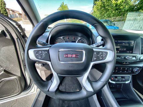 Used 2024 GMC Terrain SLE image 13