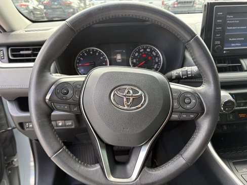 Used 2021 Toyota RAV4 XLE w/ Convenience Package image 11