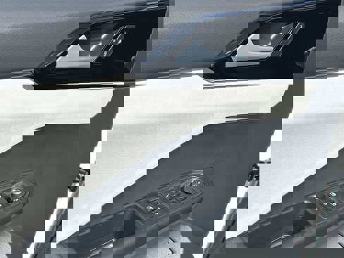 New 2025 Volkswagen Taos S image 17