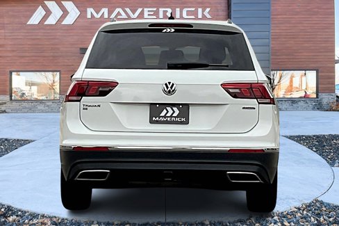 Used 2021 Volkswagen Tiguan SE w/ Panoramic Sunroof Package image 6