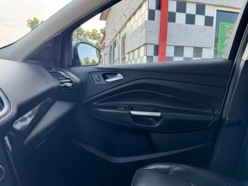 Used 2018 Ford Escape Titanium w/ Ford Safe & Smart Package image 26