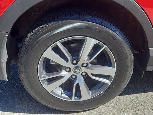 Used 2017 Toyota RAV4 XLE image 9
