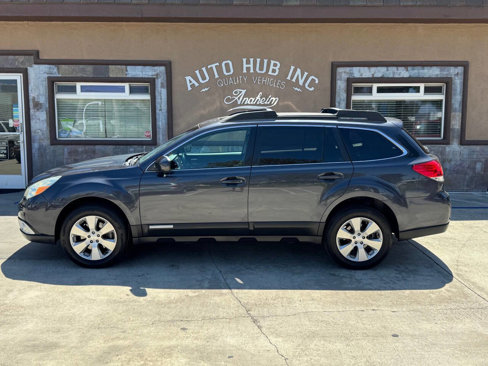 Used 2011 Subaru Outback 3.6R Limited image 6
