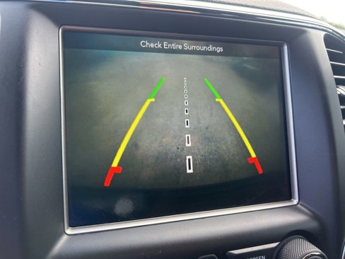 Used 2018 Jeep Grand Cherokee Laredo image 13