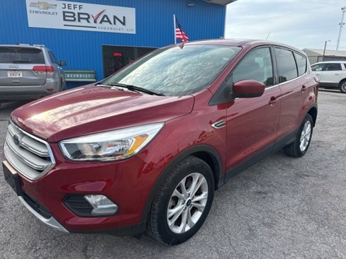 Used 2019 Ford Escape SE image 2