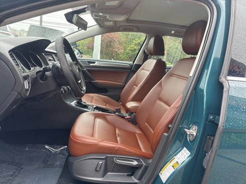 Used 2018 Volkswagen Golf Alltrack SE image 9