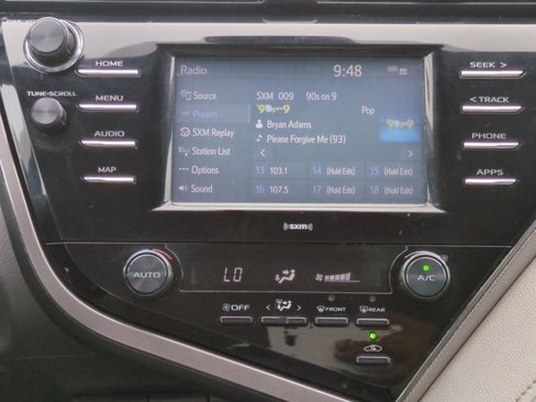 Used 2020 Toyota Camry SE image 17