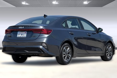 Used 2023 Kia Forte LXS w/ LXS Technology Package image 3