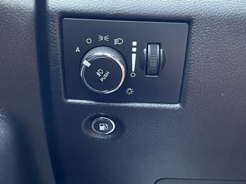 Used 2020 Jeep Grand Cherokee Laredo image 10