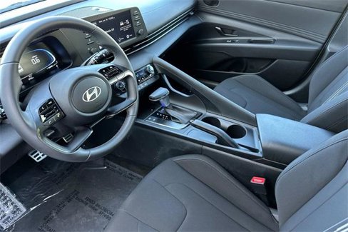 Used 2025 Hyundai Elantra Sport image 10