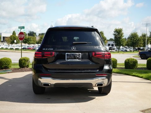 Certified 2024 Mercedes-Benz GLB 250 image 7