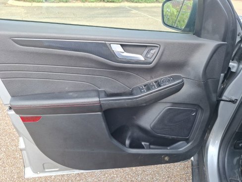 Used 2023 Ford Escape ST-Line image 25