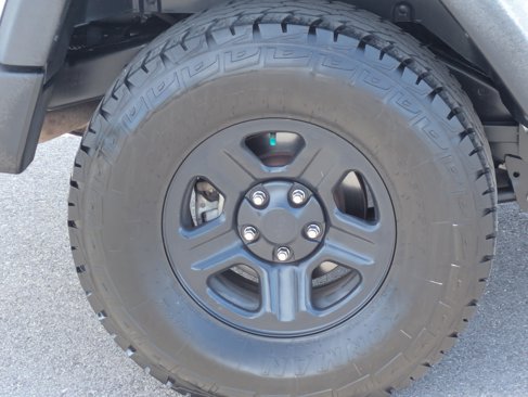 Used 2018 Jeep Wrangler Unlimited Sport w/ Connectivity Group image 9