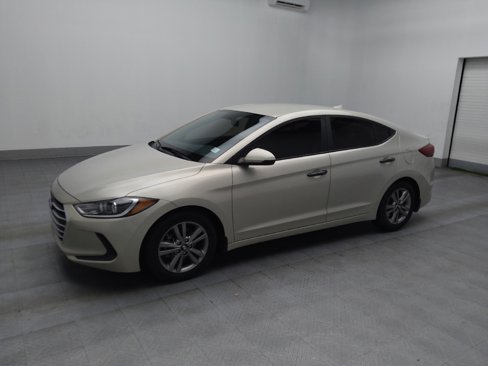 Used 2017 Hyundai Elantra SE image 2
