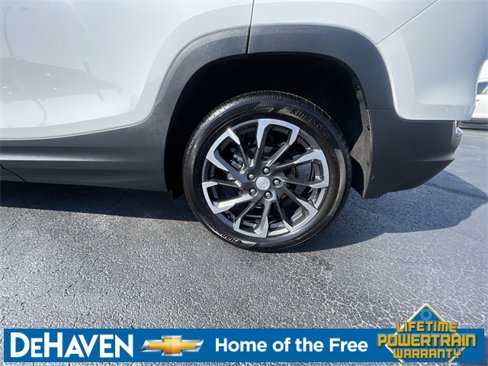 Certified 2023 GMC Terrain SLT w/ Infotainment Package II image 33
