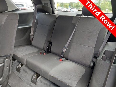Used 2021 Chevrolet Traverse LS image 11