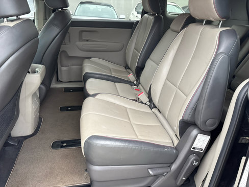 Used 2018 Kia Sedona LX w/ LX Essentials Premium Package image 19