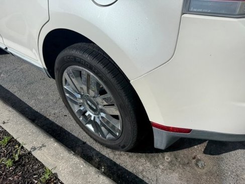 Used 2010 Lincoln MKX FWD image 7