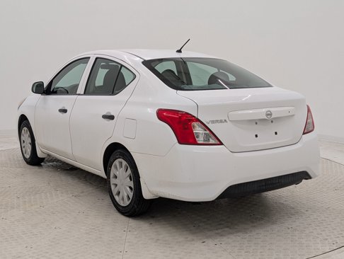 Used 2015 Nissan Versa S image 3