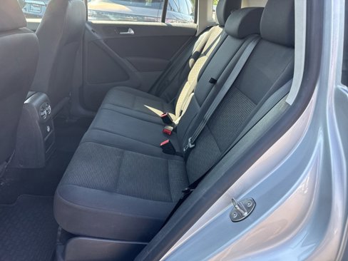 Used 2014 Volkswagen Tiguan S image 14