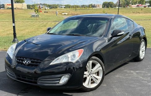 Used 2012 Hyundai Genesis 3.8 image 1